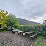Pirineos Jacetania 3000 مكان تخييم
